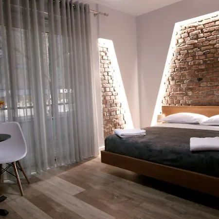 Koni's Tirana