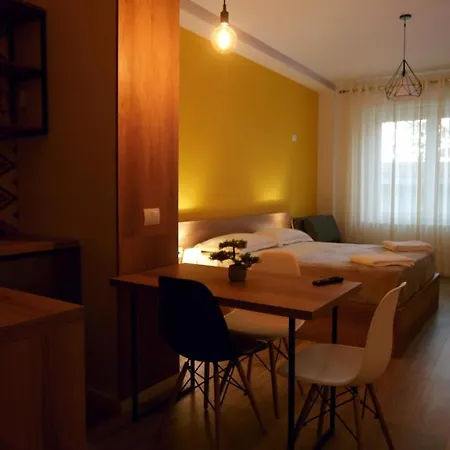 Koni's Tirana